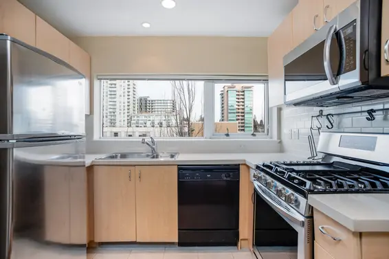 404 120 West 16th Street, North Vancouver For Sale - image 8