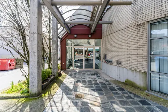 1404 121 West 15th Street, North Vancouver For Sale - image 1
