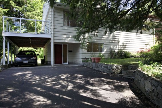 990 Canyon Boulevard, North Vancouver