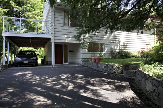 990 Canyon Boulevard, North Vancouver