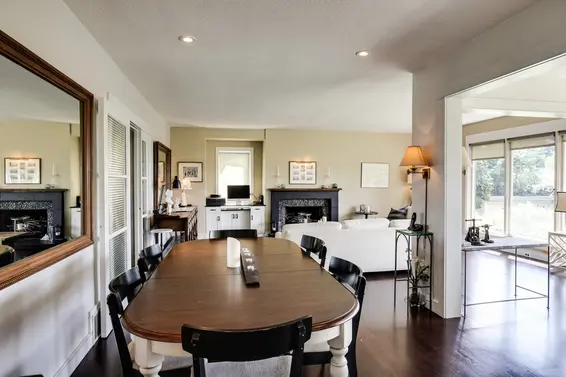 125 Carisbrooke Crescent, North Vancouver For Sale - image 11