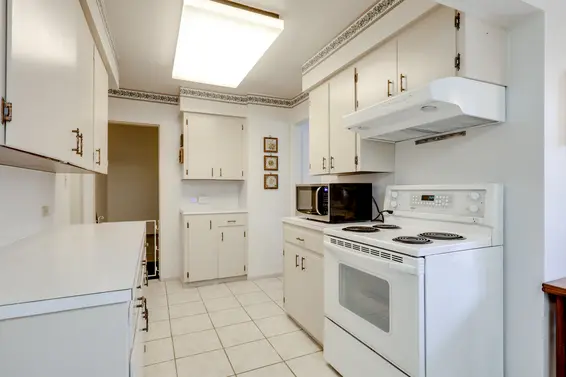 Kitchen - 1136 West 22nd Street, North Vancouver  