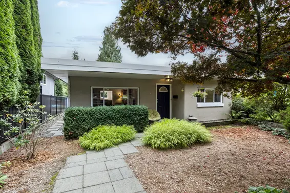 331 East 24th Street, North Vancouver For Sale - image 2