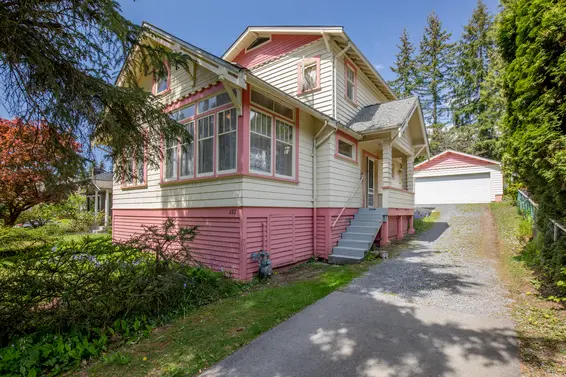 352 East 24th Street, North Vancouver
