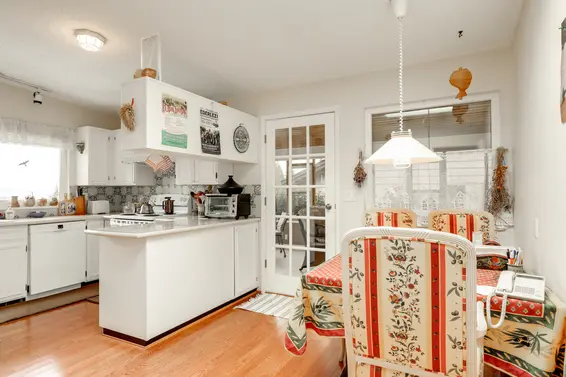 Eating Area - 4775 Tourney Road, North Vancouver  