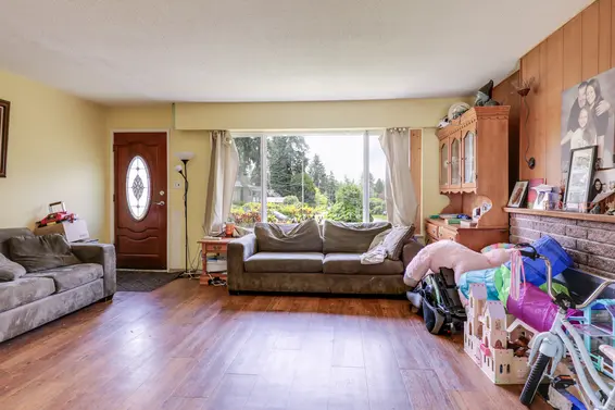 924 Viney Road, North Vancouver For Sale - image 3
