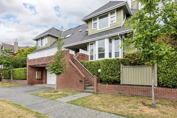 7 240 East Keith Road, North Vancouver