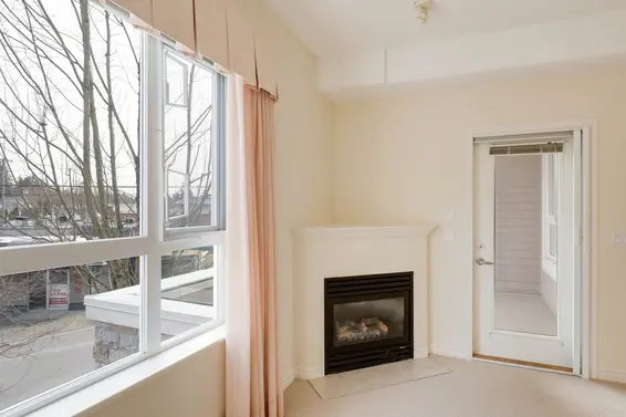Living Room - 203-3151 Connaught Crescent, North Vancouver  