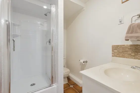 704 Maurelle Court, North Vancouver For Sale - image 38