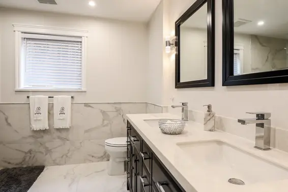Master Ensuite - 1220 East 14th Street  