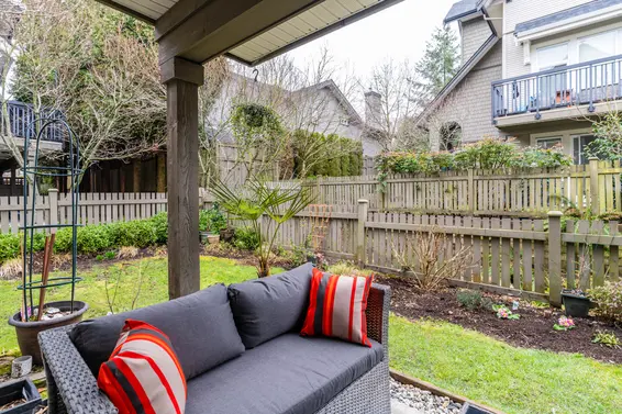 752 Orwell, Yard  
