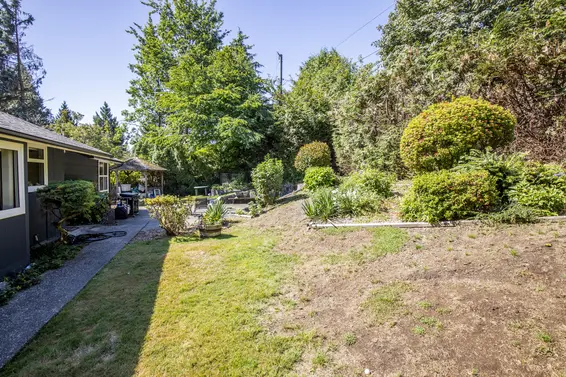 1450 Briarlynn Crescent, North Vancouver For Sale - image 20