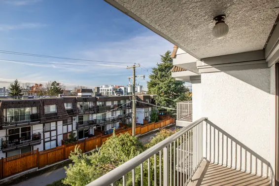 215 275 West 2nd Street, North Vancouver For Sale - image 2
