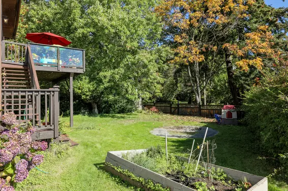 868 Drayton Street, North Vancouver  