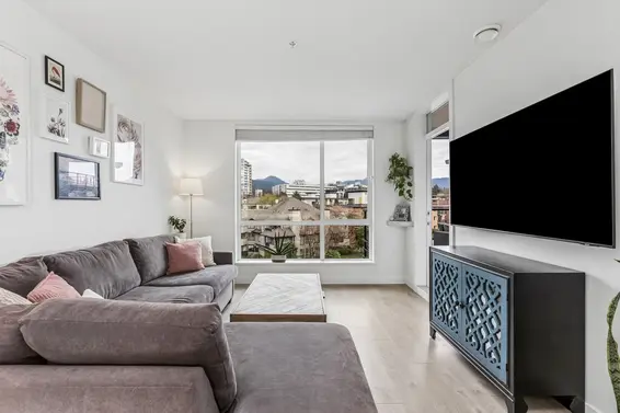 511 108 East 8th Street, North Vancouver For Sale - image 3