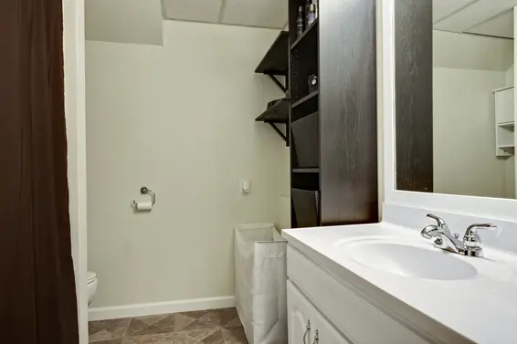 Bathroom - 2400 Weymouth Place, North Vancouver  