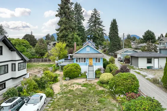 534 East 9th Street, North Vancouver