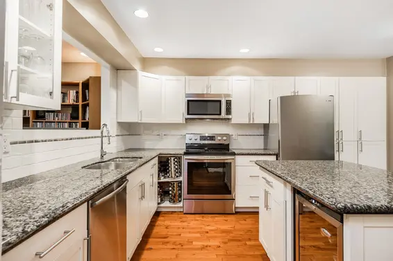 Kitchen - 3 229 East 8th Street, North Vancouver  