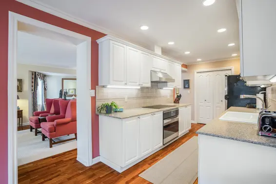 304-1500 Ostler Court, North Vancouver -  kitchen  