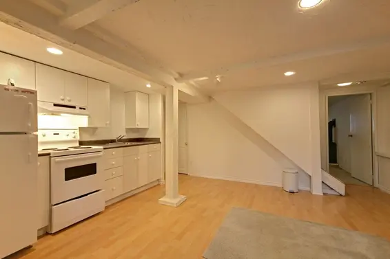 Suite Kitchen/Dining Room  