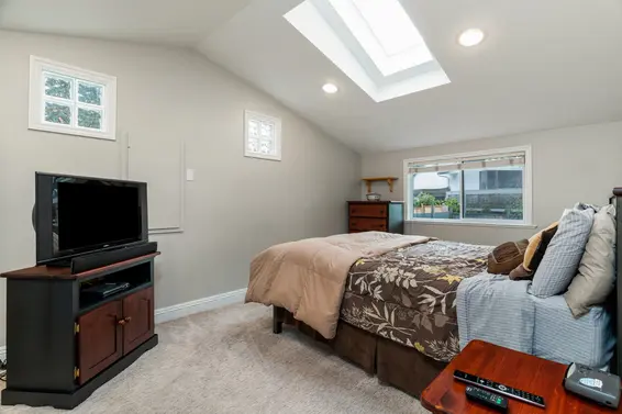 1335 Ridgewood Drive, North Vancouver For Sale - image 17