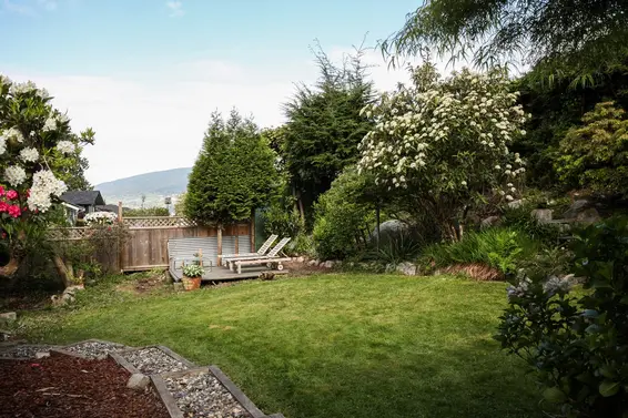 125 Carisbrooke Crescent, North Vancouver For Sale - image 31