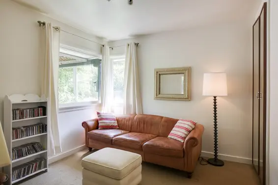 125 Carisbrooke Crescent, North Vancouver For Sale - image 19