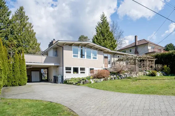 408 West St James Road, North Vancouver For Sale - image 1