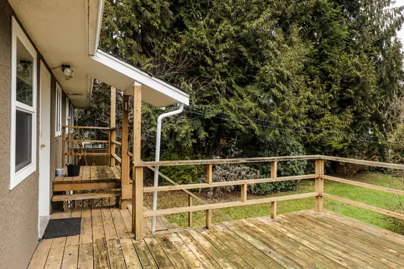 Deck  