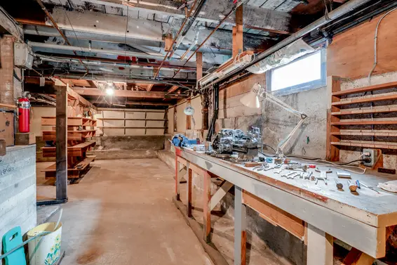 352 E 24th Street, North Vancouver - workshop  