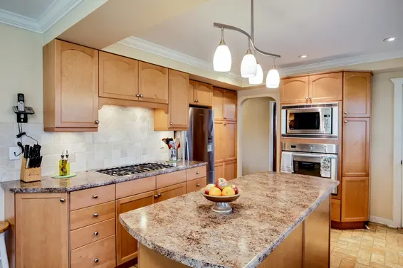 618 East 7th Street, North Vancouver For Sale - image 8