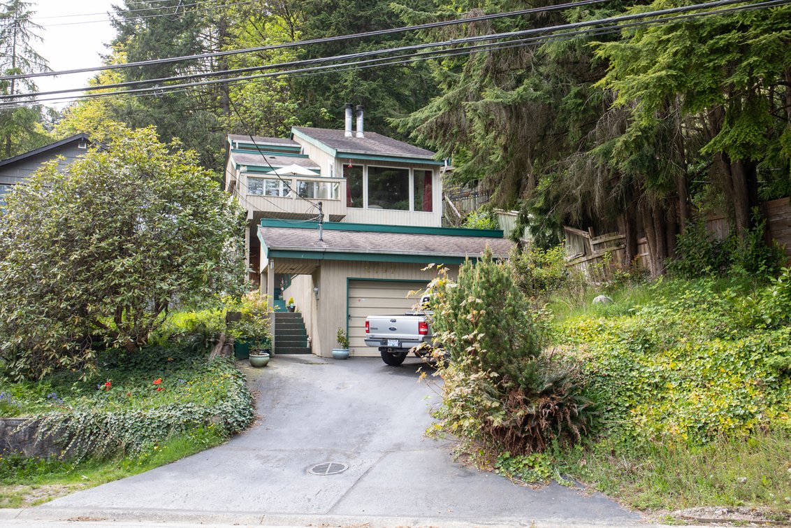 2497 Panorama Drive, North Vancouver SOLD Price? Log In.