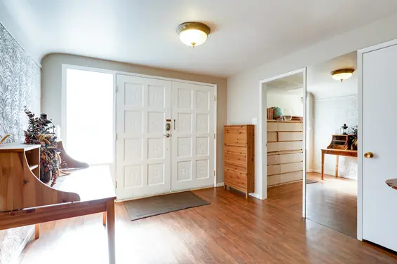 Foyer - 926 East 29th Street, North Vancouver  