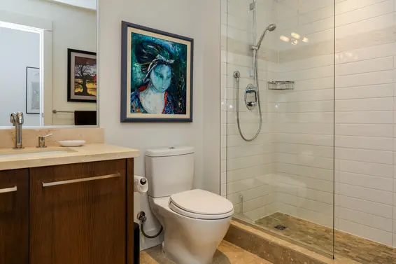 Bathroom | 402 - 650 Evergreen Place  