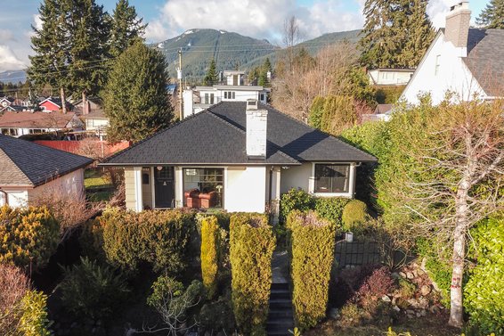 338 West 25th Street, North Vancouver