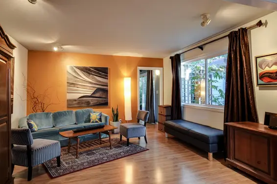 1072 Arborlynn Drive, North Vancouver For Sale - image 9