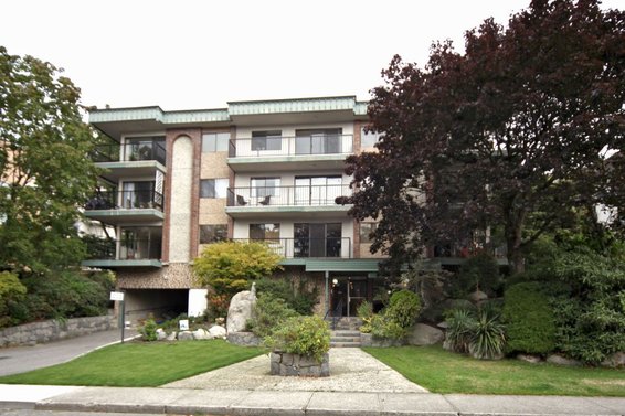 303-120 E 5th Street, North Vancouver