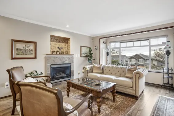 302 East 6th Street, North Vancouver For Sale - image 1