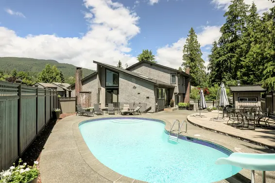 Pool - 2400 Weymouth Place, North Vancouver  
