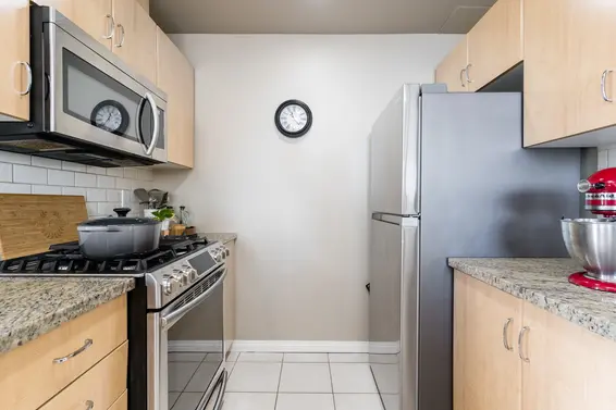 302 120 West 16th Street, North Vancouver For Sale - image 14