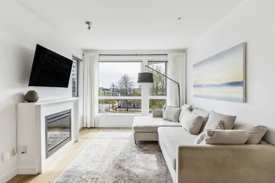208 717 Chesterfield Avenue, North Vancouver