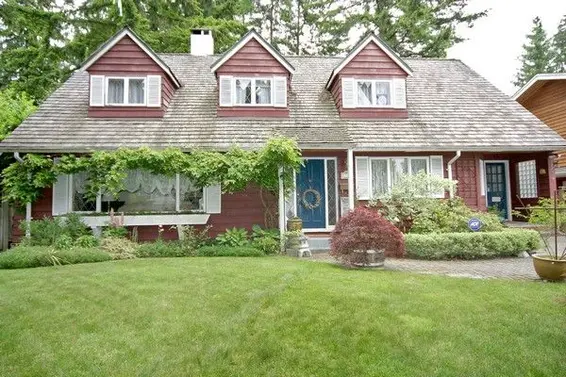 2704 Ailsa Crescent, North Vancouver