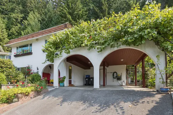 704 Maurelle Court, North Vancouver For Sale - image 2
