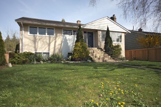 418 West 23rd Street, North Vancouver
