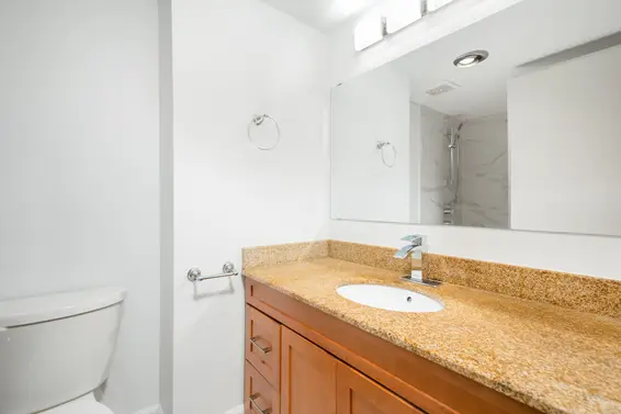 801-555 W 28th Street, North Vancouver - Bathroom  