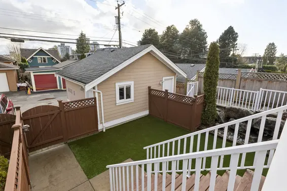 205 East 18th Street, North Vancouver For Sale - image 39