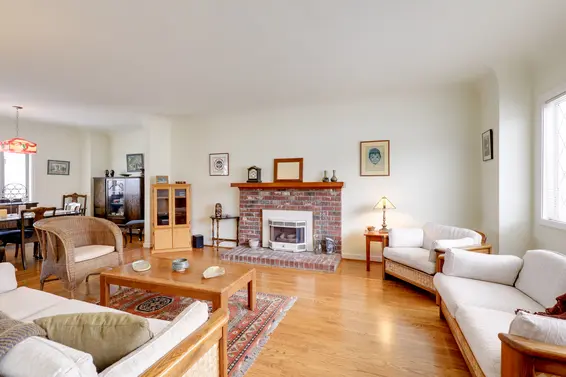 Living Room - 1357 Moody Avenue, North Vancouver  
