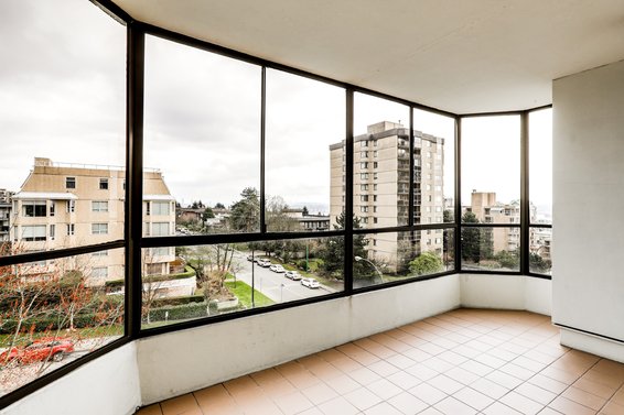 Enclosed Balcony - 503-505 Lonsdale Avenue