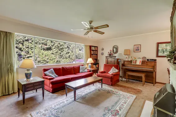 Living room 2 - 640 E Osborne Road, North Vancouver  