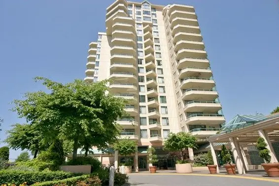 15C-328 Taylor Way, West Vancouver